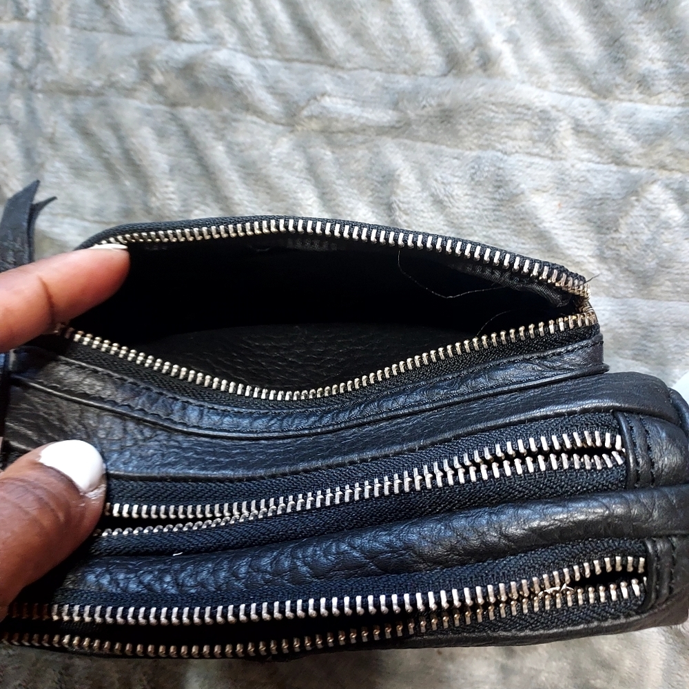 ASOS Black Leather Camera Crossbody Bag - Picture 3 of 13